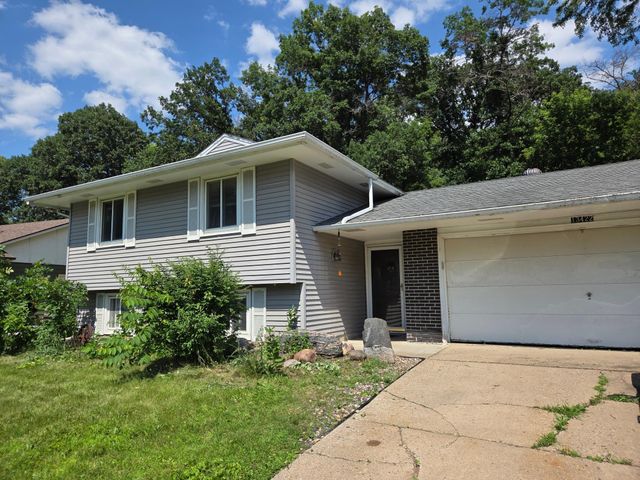 13422 Flagstaff Avenue, Apple Valley, MN 55124