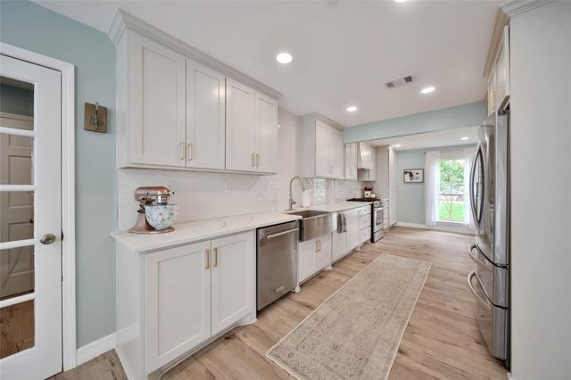 6223 Glenhill Drive, Spring, TX 77389