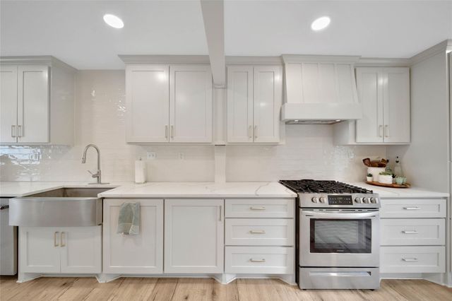 6223 Glenhill Drive, Spring, TX 77389