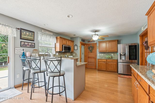 9 E Shenendoah Road, Howell, NJ 07731