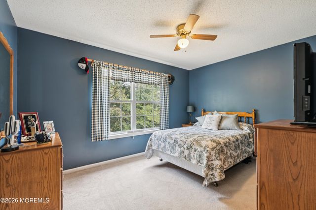 9 E Shenendoah Road, Howell, NJ 07731