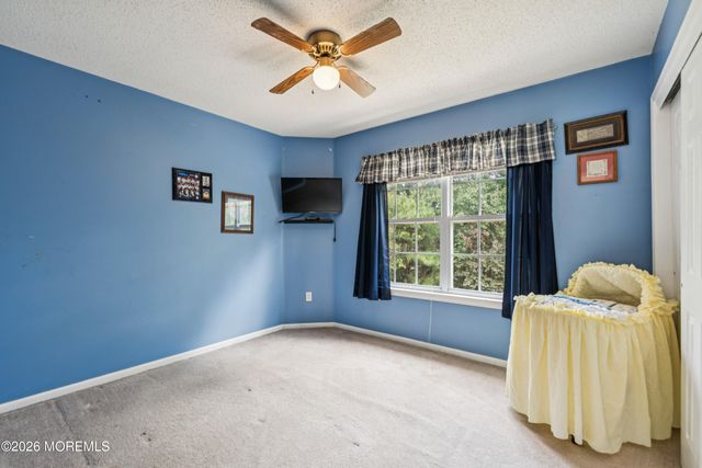 9 E Shenendoah Road, Howell, NJ 07731