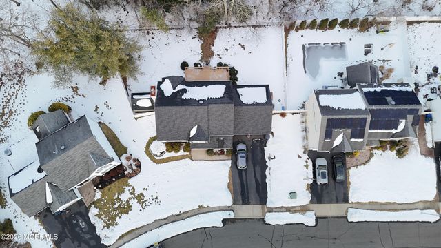 9 E Shenendoah Road, Howell, NJ 07731