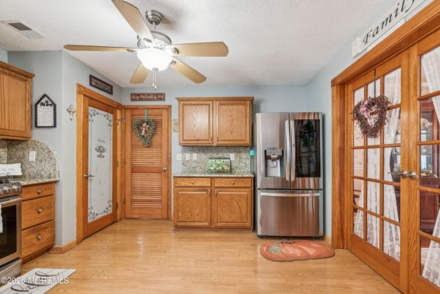 9 E Shenendoah Road, Howell, NJ 07731