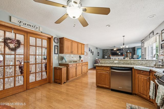 9 E Shenendoah Road, Howell, NJ 07731