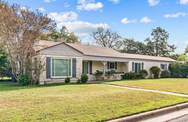 4045 Carolyn Road, Fort Worth, TX 76109