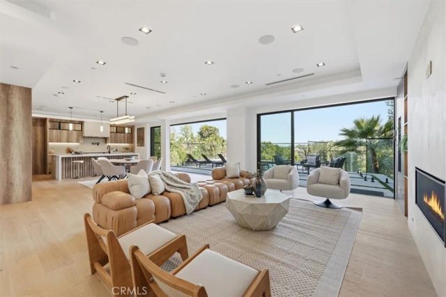 16800 Oak View, Encino, CA 91436