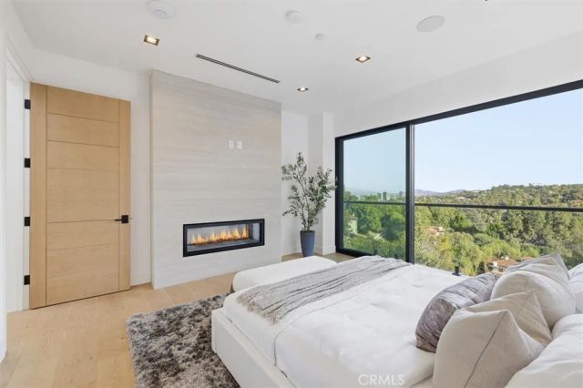 16800 Oak View, Encino, CA 91436