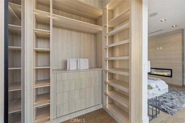 16800 Oak View, Encino, CA 91436