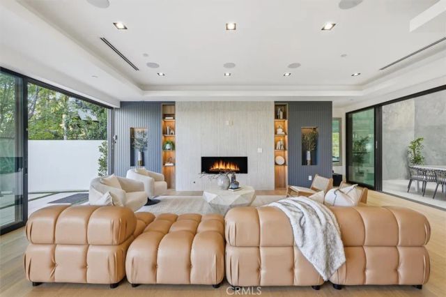 16800 Oak View, Encino, CA 91436
