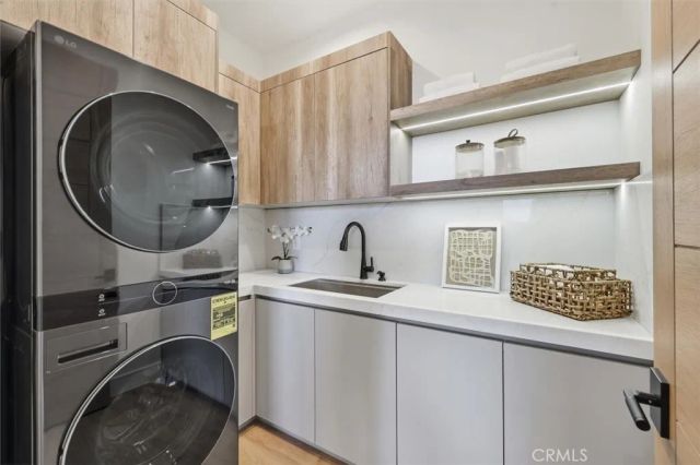 16800 Oak View, Encino, CA 91436