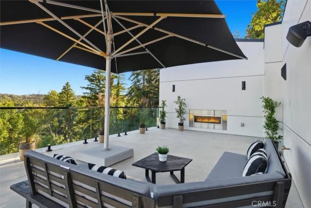 16800 Oak View, Encino, CA 91436