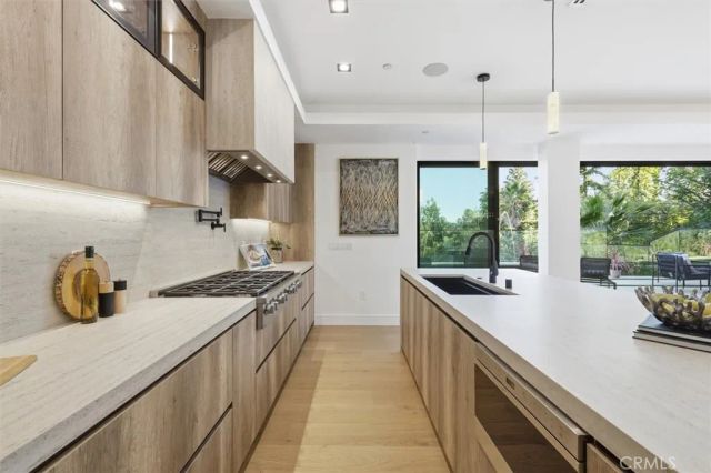 16800 Oak View, Encino, CA 91436