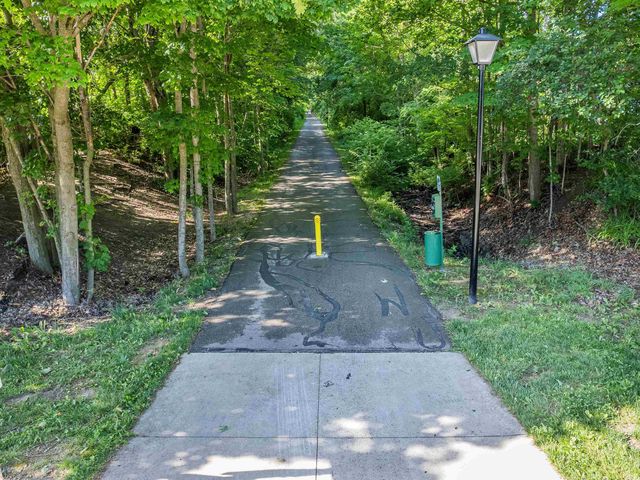 8313 Summerset Place, Fort Wayne, IN 46825