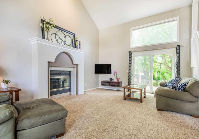 8313 Summerset Place, Fort Wayne, IN 46825