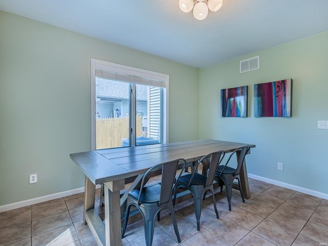 8313 Summerset Place, Fort Wayne, IN 46825