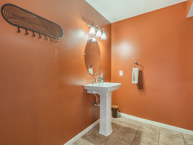 8313 Summerset Place, Fort Wayne, IN 46825