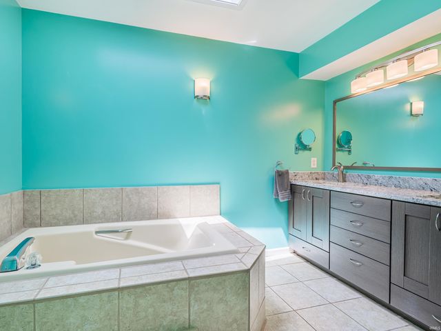 8313 Summerset Place, Fort Wayne, IN 46825