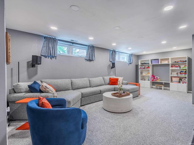 8313 Summerset Place, Fort Wayne, IN 46825