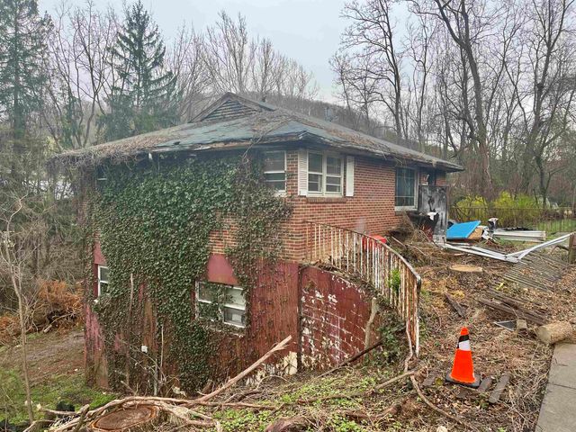 1205 BURNETT ST, Staunton, VA 24401