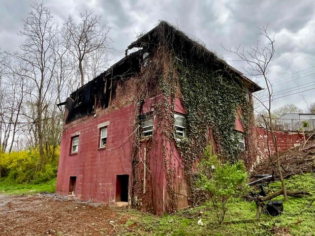 1205 BURNETT ST, Staunton, VA 24401