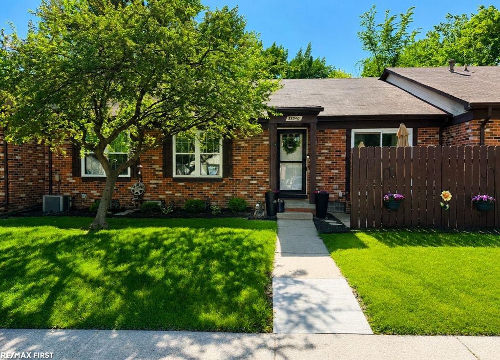 35340 Bristlecone Drive, Clinton Township, MI 48035