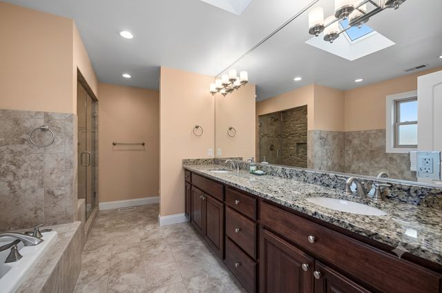 4906 N Kruger Avenue, Chicago, IL 60630