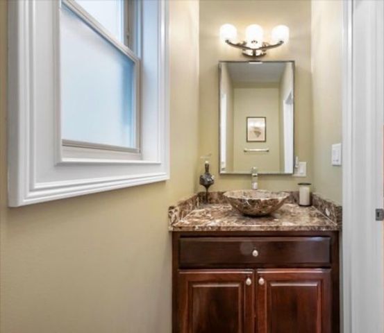 4906 N Kruger Avenue, Chicago, IL 60630
