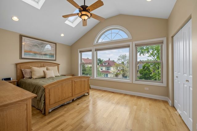 4906 N Kruger Avenue, Chicago, IL 60630