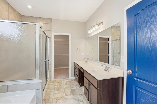 2615 Golden Leaf Drive, Beavercreek, OH 45431