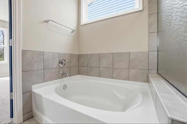 2615 Golden Leaf Drive, Beavercreek, OH 45431