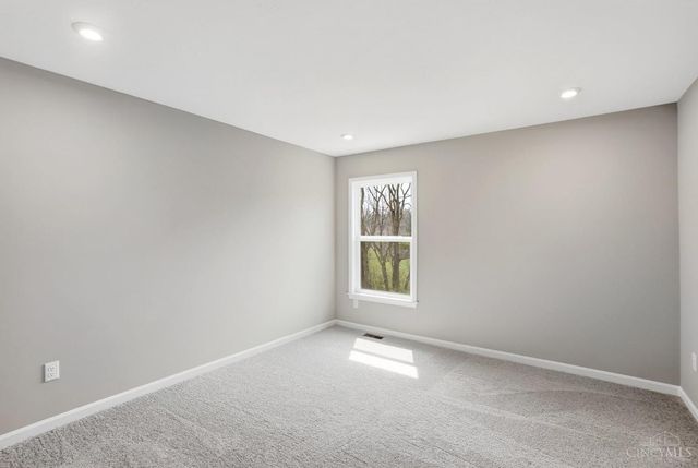 2615 Golden Leaf Drive, Beavercreek, OH 45431