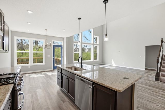 2615 Golden Leaf Drive, Beavercreek, OH 45431