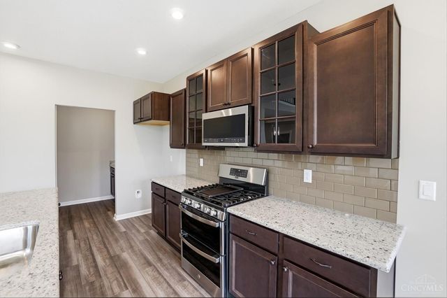 2615 Golden Leaf Drive, Beavercreek, OH 45431