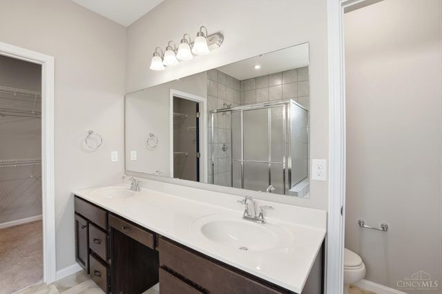 2615 Golden Leaf Drive, Beavercreek, OH 45431