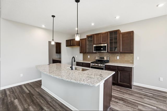 2615 Golden Leaf Drive, Beavercreek, OH 45431