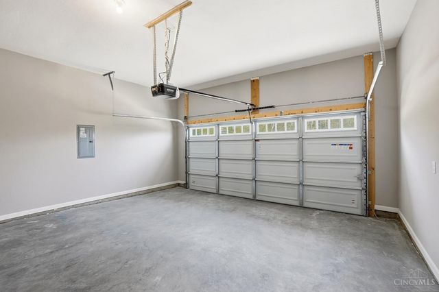 2615 Golden Leaf Drive, Beavercreek, OH 45431