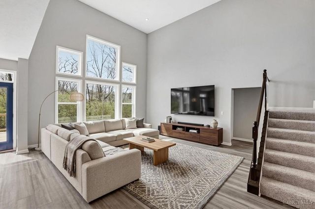 2615 Golden Leaf Drive, Beavercreek, OH 45431