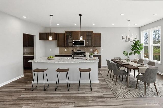 2615 Golden Leaf Drive, Beavercreek, OH 45431