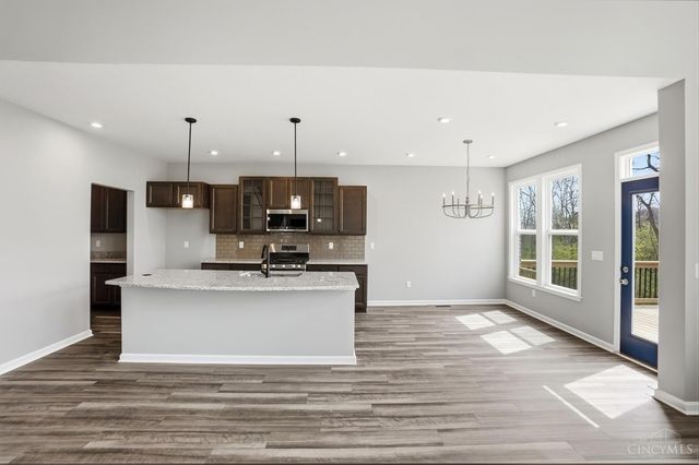 2615 Golden Leaf Drive, Beavercreek, OH 45431