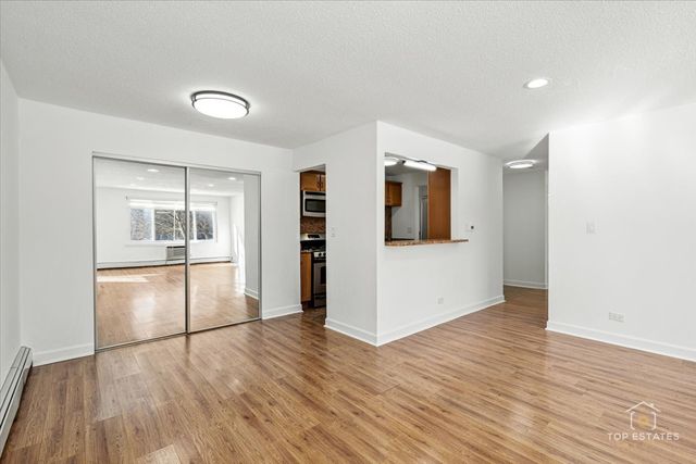 1107 S OLD WILKE Road 208, Arlington Heights, IL 60005