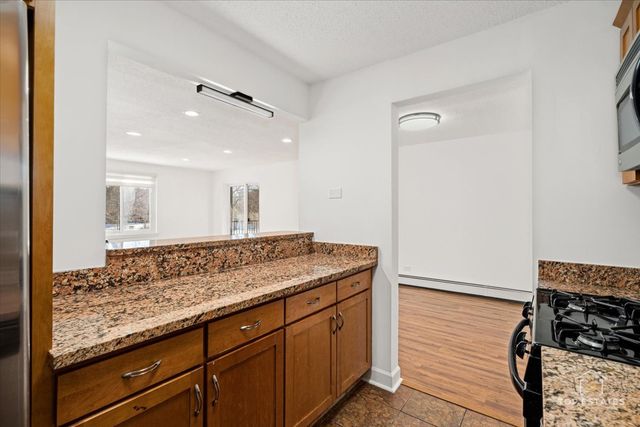 1107 S OLD WILKE Road 208, Arlington Heights, IL 60005