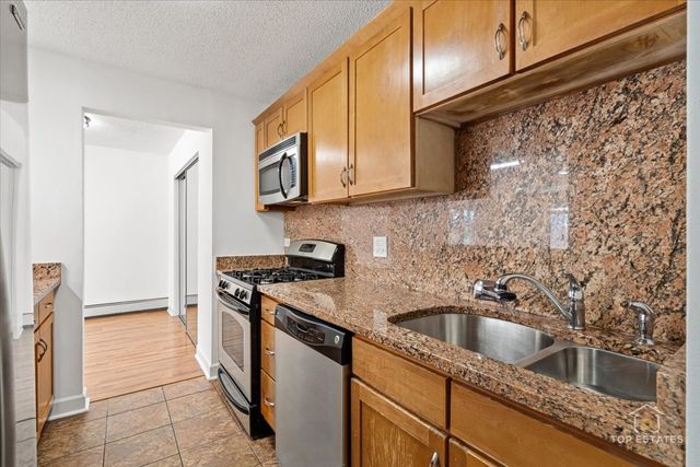 1107 S OLD WILKE Road 208, Arlington Heights, IL 60005