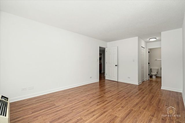 1107 S OLD WILKE Road 208, Arlington Heights, IL 60005