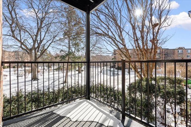 1107 S OLD WILKE Road 208, Arlington Heights, IL 60005