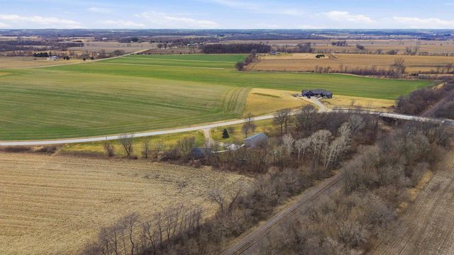 N4202 Welsh Road, Juneau, WI 53039