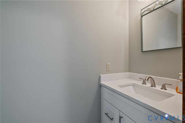 983 Genito West Blvd, Moseley, VA 23120