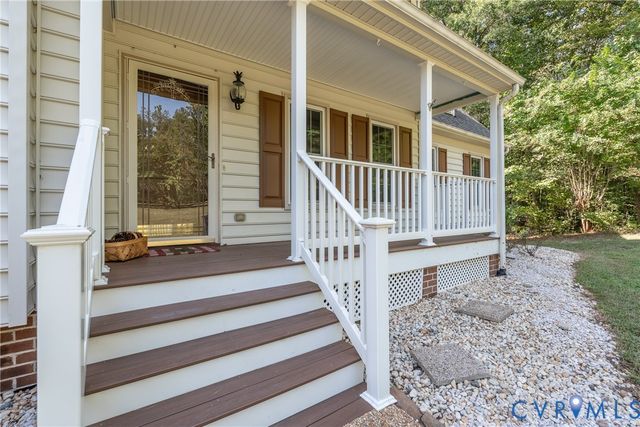 983 Genito West Blvd, Moseley, VA 23120
