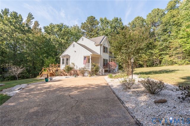 983 Genito West Blvd, Moseley, VA 23120