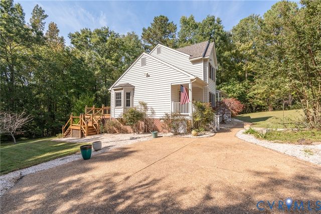 983 Genito West Blvd, Moseley, VA 23120